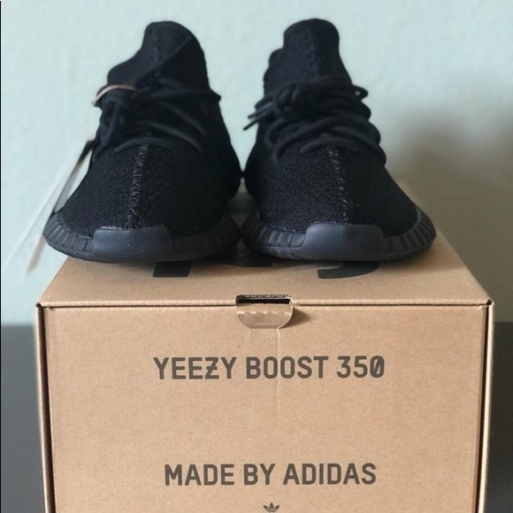 Yeezy Boost 350 V2 Bred main image 6
